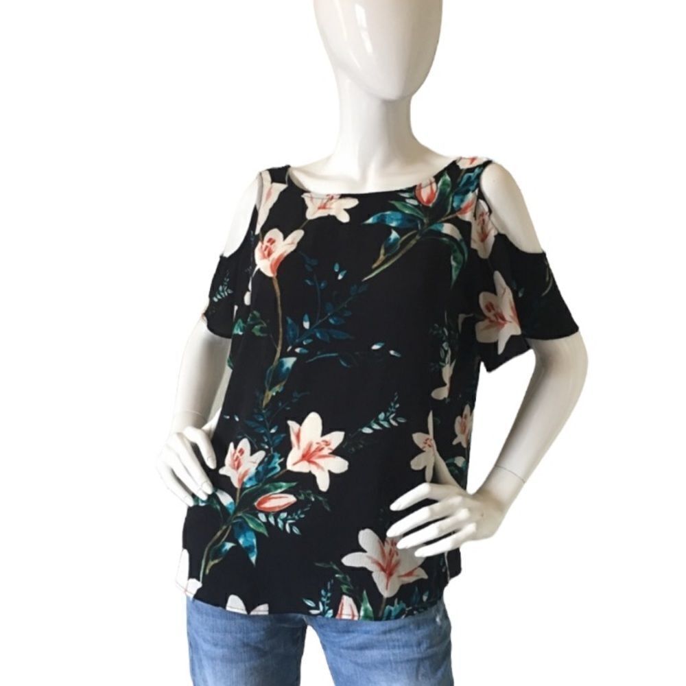 ✨ C&E Cold Shoulder Floral Blouse✨